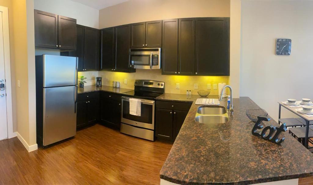 Luxury 1Br Condo Wbalcony - Galleriariver Oak Houston Exterior photo